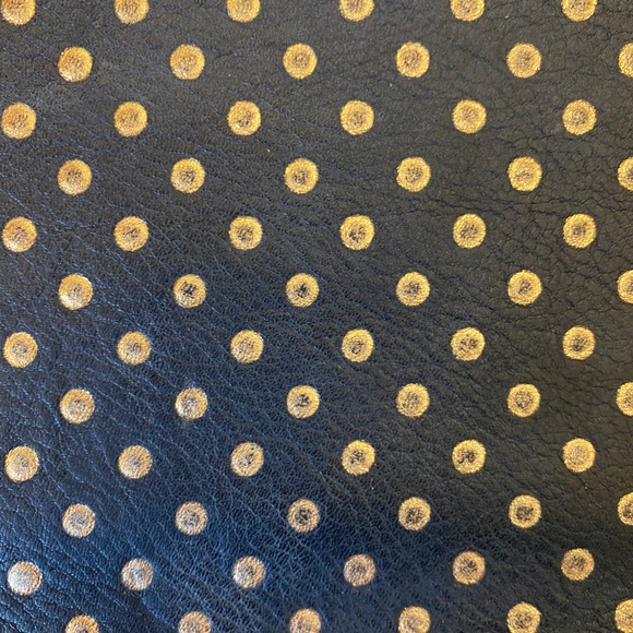 Cute & glam genuine Italian leather clutch/wristlet by Punto Fibbia - Picture 2 of 6